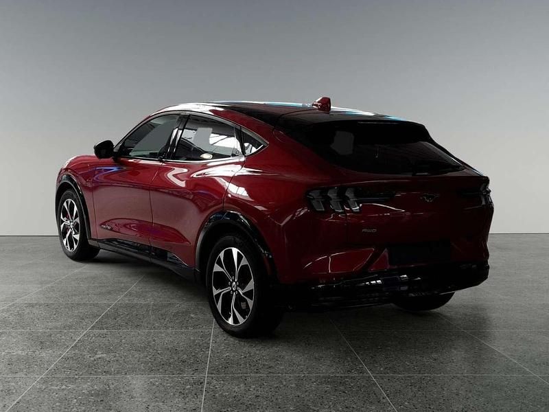 Gebraucht Ford Mustang Mach-E Extended Range 258 kW (351 PS) 2023 Lucidrot metallic SUV