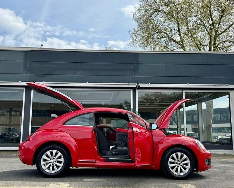 Second-hand VW Beetle Design 105 CP (77 kW) 2012 Roșu Hatchback
