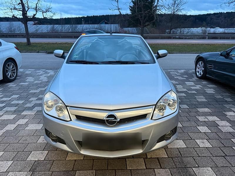 Gebraucht Opel Tigra 90 PS (66 kW) 2006 Silber Cabrio