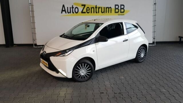 Gebraucht Toyota Aygo 69 PS (50 kW) 2014 Weiß Kleinwagen