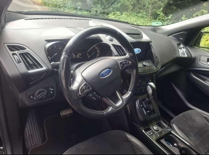 Gebraucht Ford Kuga 179 PS (131 kW) 2019 Schwarz SUV