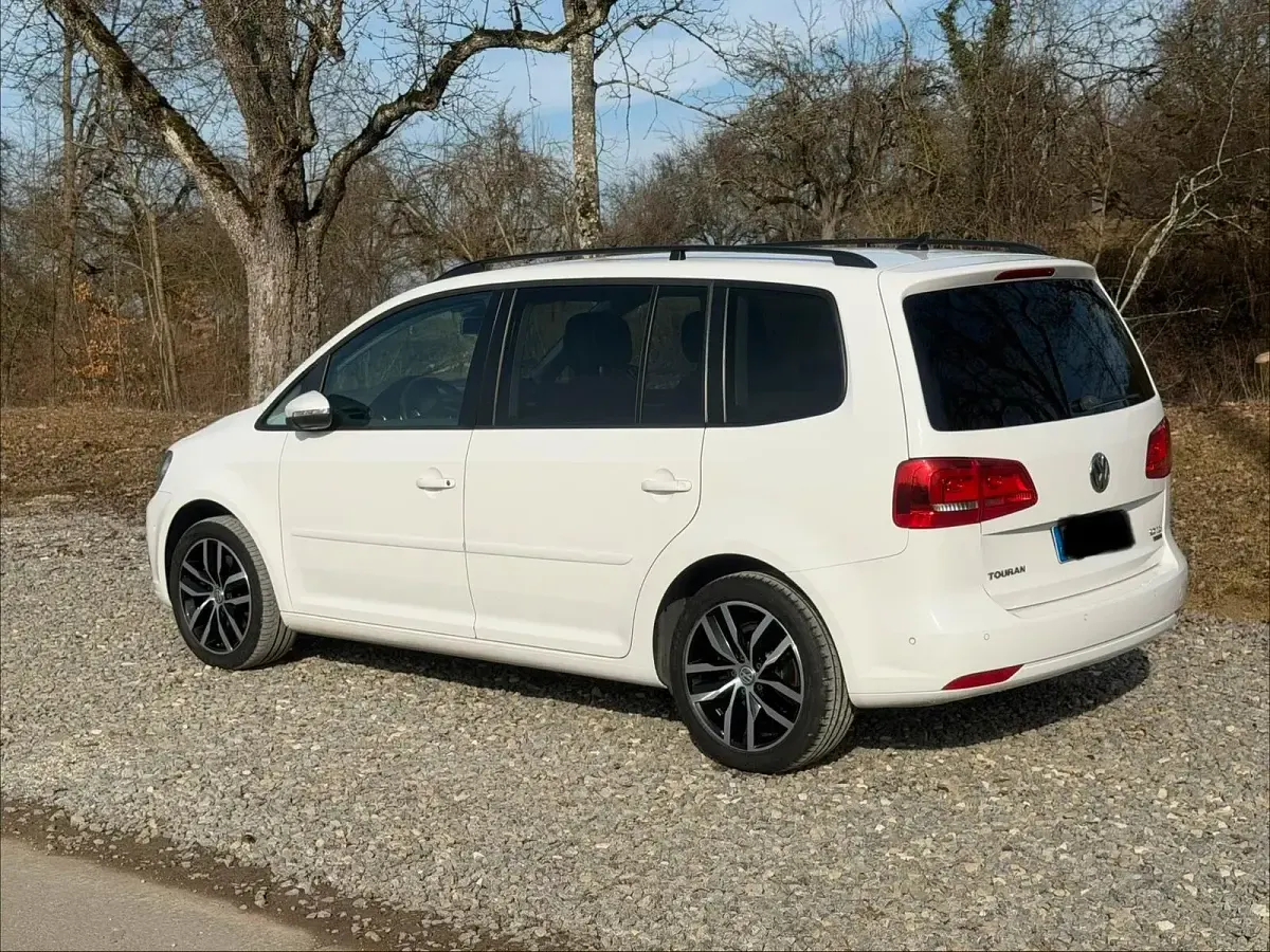 Gebraucht VW Touran 140 PS (102 kW) 2013 Weiß Van / Kleinbus