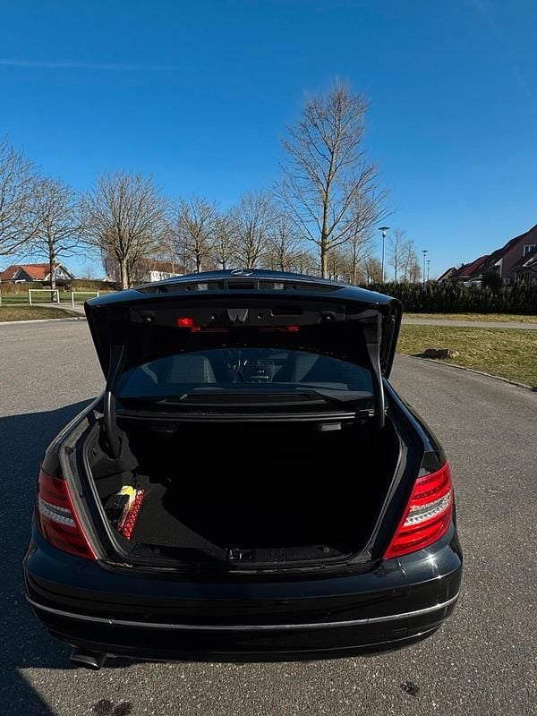 Gebraucht Mercedes C220 170 PS (125 kW) 2012 Schwarz Coupé