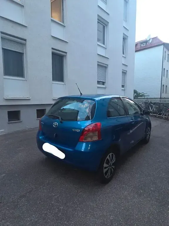 Gebraucht Toyota Yaris 69 PS (50 kW) 2006 Blau Kleinwagen