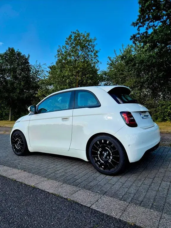 Gebraucht Fiat 500e Icon 86 kW (118 PS) 2021 Weiß Kleinwagen