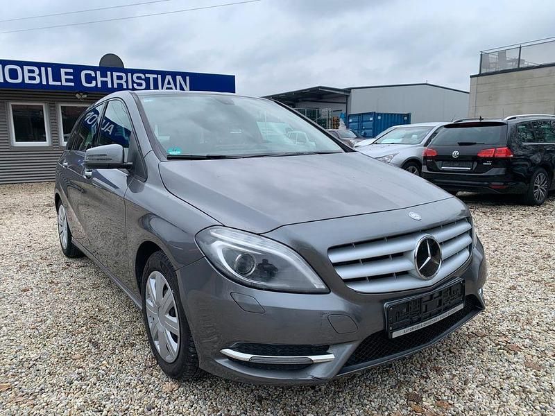 Gebraucht Mercedes B220 170 PS (125 kW) 2014 Grau Van / Kleinbus
