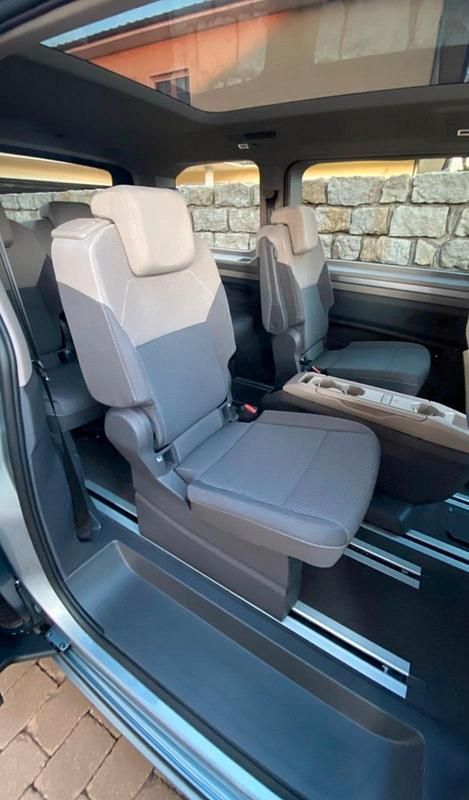 Gebraucht VW Multivan 136 PS (100 kW) 2022 Grau Van