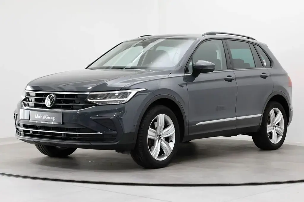 Gebraucht VW Tiguan Life 200 PS (147 kW) 2022 Delfingrau metallic SUV