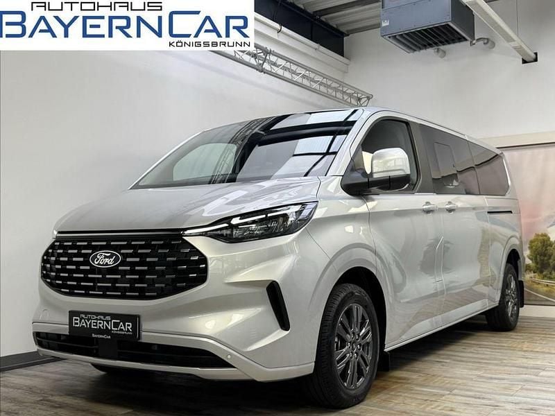 Polarsilber metallic Neu 2025 Ford Tourneo Custom Titanium Van | 52.360 € (Fairer Preis) - Bild 1/4