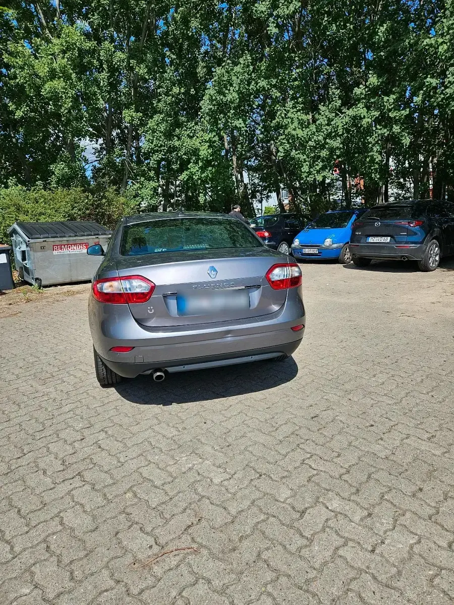 Gebraucht Renault Fluence 143 PS (105 kW) 2011 Limousine