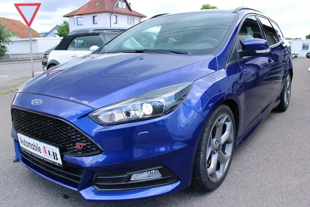 Gebraucht Ford Focus ST 185 PS (136 kW) 2015 Blau Limousine