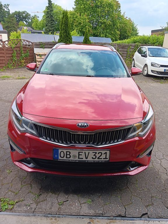 Rot Gebraucht 2019 Kia Optima Vision Kombi | 15.700 € (Guter Preis) - Bild 1/4