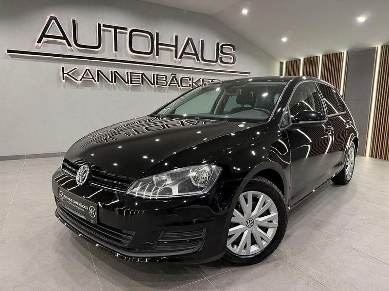 Schwarz Gebraucht 2014 VW Golf Comfortline Limousine | 6.490 € (Superpreis) - Bild 1/4