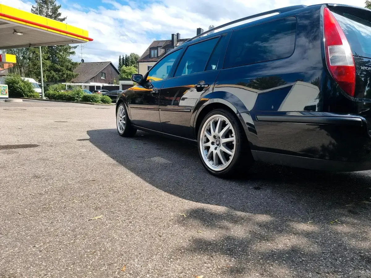 Gebraucht Ford Mondeo 170 PS (125 kW) 2004 Schwarz Kombi