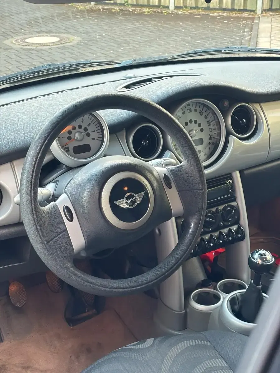 Usado Mini ONE 90 HP (66 kW) 2004 Prateado Citadino
