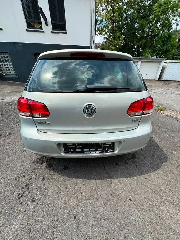Gebraucht VW Golf VI Trendline 105 PS (77 kW) 2011 Silber Kleinwagen