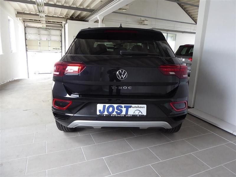 Second-hand VW T-Roc Style 150 CP (110 kW) 2023 Negru SUV