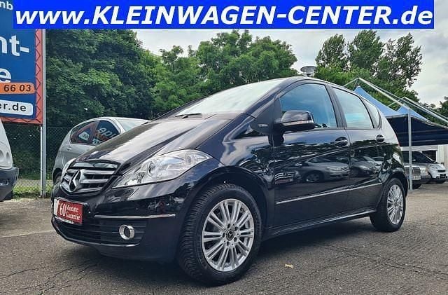 Schwarz Gebraucht 2012 Mercedes A180 Elegance Van / Kleinbus | 9.985 € (Etwas zu teuer) - Bild 1/4
