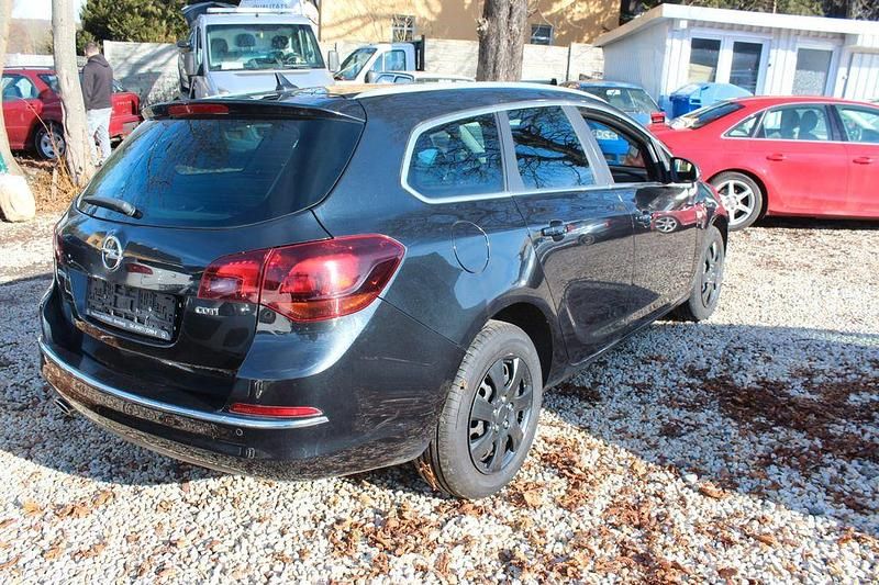 Gebraucht Opel Astra Innovation 165 PS (121 kW) 2013 Schwarz Kombi