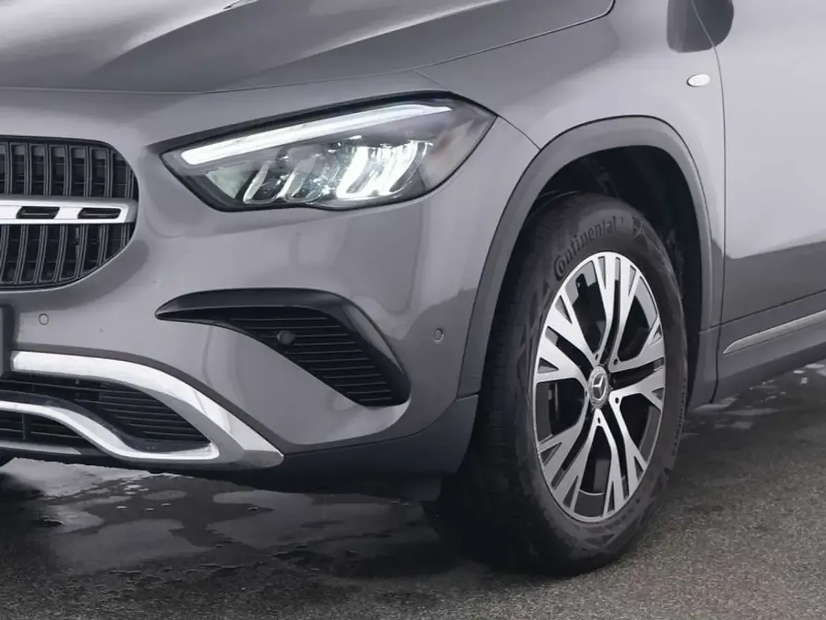 Gebraucht Mercedes GLA250 Progressive 218 PS (160 kW) 2025 Grau SUV