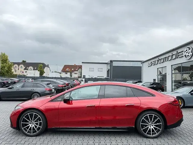 Gebraucht Mercedes EQS450+ AMG 264 kW (360 PS) 2023 Hyazinthrot designolack Limousine