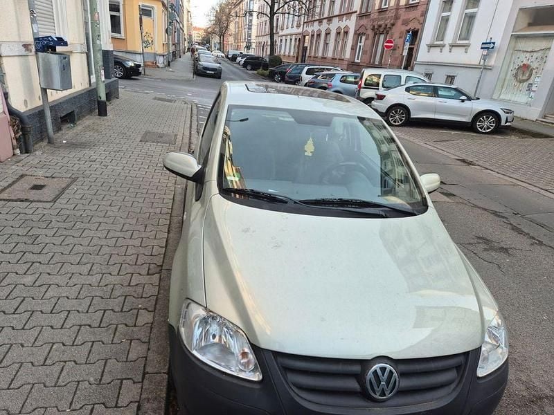 Gebraucht VW Fox Style 60 PS (44 kW) 2011 Grün Kleinwagen