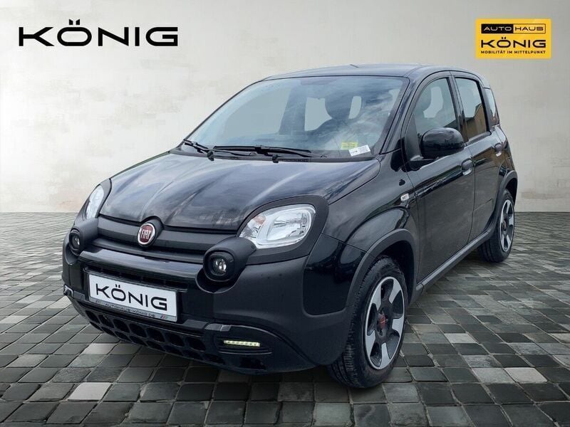 Cinema schwarz metallic Gebraucht 2023 Fiat Panda Cross Cross Kleinwagen | 12.999 € (Fairer Preis) - Bild 1/4