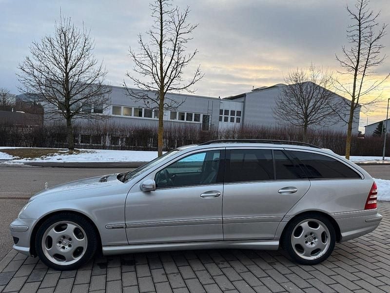 Gebraucht Mercedes C320 Avantgarde 224 PS (164 kW) 2006 Silber Kombi