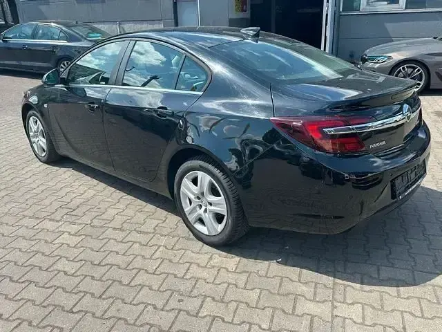 Gebraucht Opel Insignia Edition 140 PS (102 kW) 2016 Schwarz Limousine