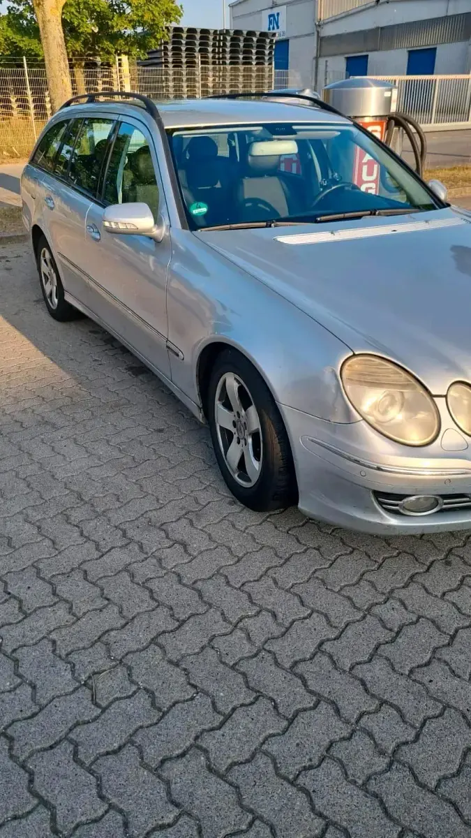 Gebraucht Mercedes E220 Avantgarde 170 PS (125 kW) 2007 Silber Kombi