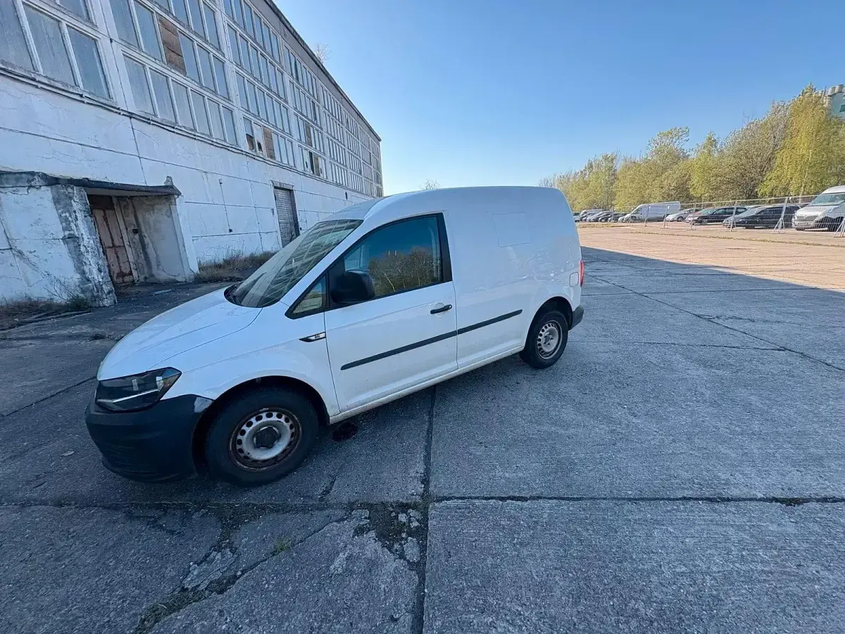 Używany VW Caddy 84 KM (61 kW) 2016 Biały Minivan