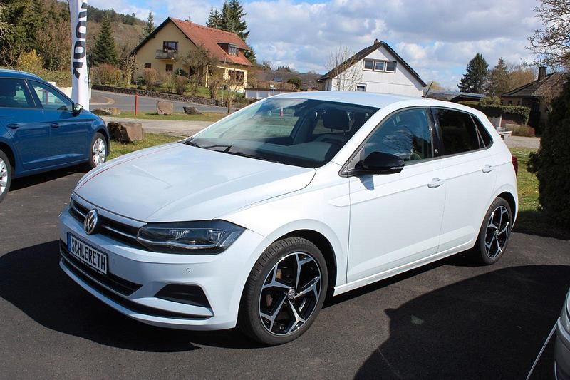 Gebraucht VW Polo Beats 95 PS (69 kW) 2017 White silver metallic Kleinwagen