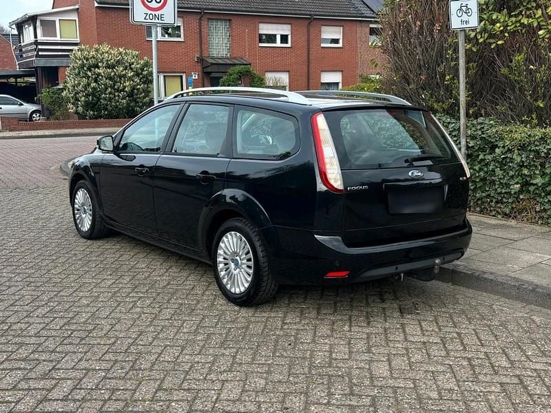 Usata Ford Focus 110 CV (80 kW) 2010 Nero Station wagon