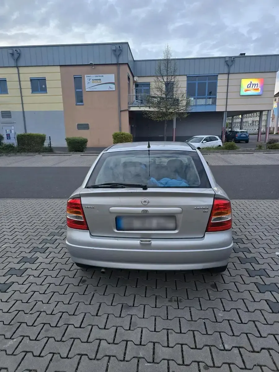 Gebraucht Opel Astra 75 PS (55 kW) 1998 Grau Limousine