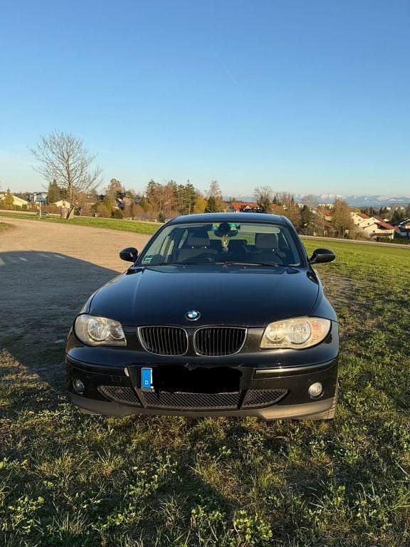 Gebraucht BMW 118 129 PS (94 kW) 2007 Schwarz Kleinwagen