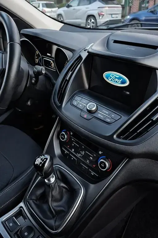 Gebraucht Ford Kuga Titanium 150 PS (110 kW) 2018 Schwarz SUV