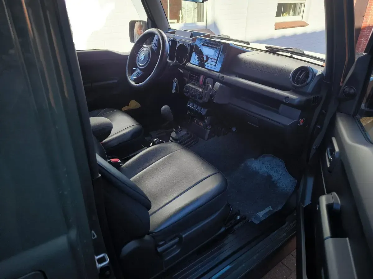 Gebraucht Suzuki Jimny 102 PS (75 kW) 2021 Andere farben SUV