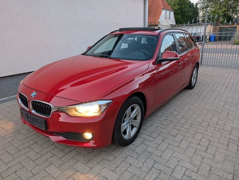 Rot Gebraucht 2012 BMW 320 Luxury Line Kombi | 6.200 € (Guter Preis) - Bild 1/4