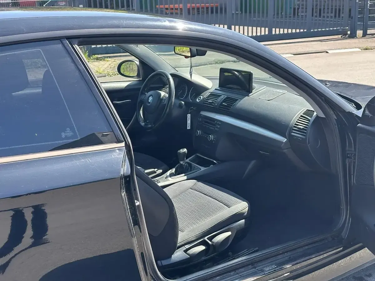 Second-hand BMW 123 204 CP (150 kW) 2009 Negru Hatchback