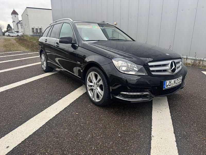 Schwarz Gebraucht 2012 Mercedes C180 Avantgarde Limousine | 7.750 € (Guter Preis) - Bild 1/4