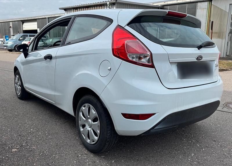 Gebraucht Ford Fiesta 60 PS (44 kW) 2017 Weiß Kleinwagen
