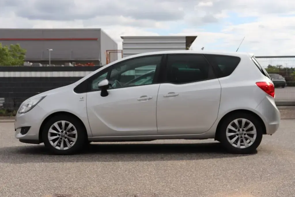 Gebraucht Opel Meriva drive 120 PS (88 kW) 2017 Silber Van / Kleinbus