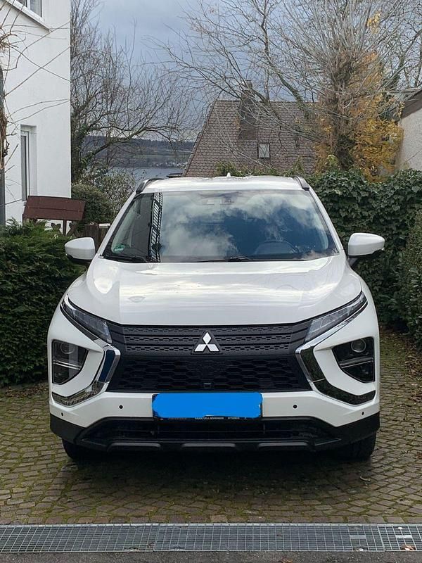 Weiß Gebraucht 2022 Mitsubishi Eclipse Basis SUV | 19.500 € (Superpreis) - Bild 1/4