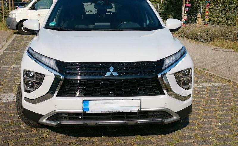 Gebraucht Mitsubishi Eclipse Cross Basis 188 PS (138 kW) 2022 Weiß SUV