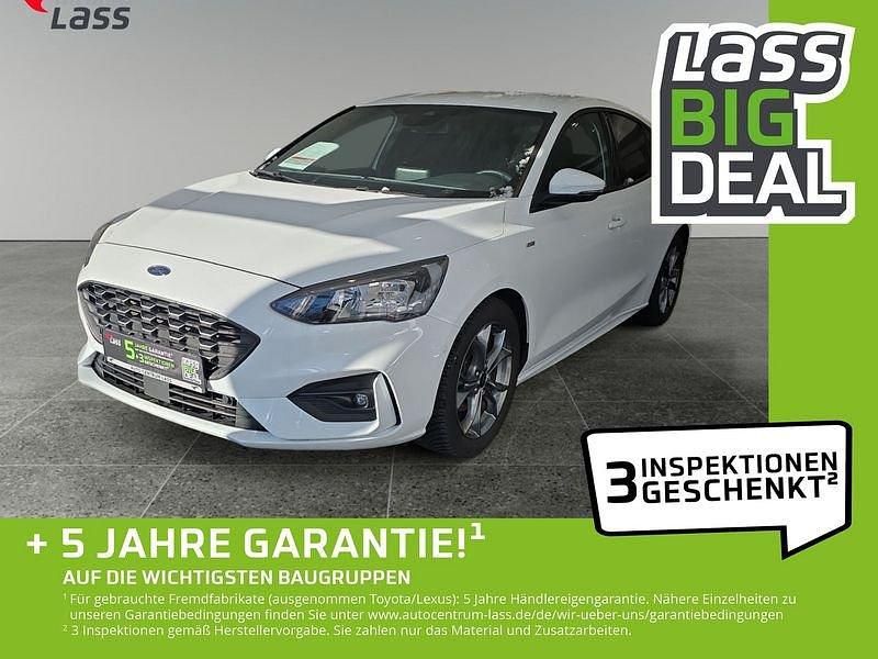 Frost weiss Gebraucht 2020 Ford Focus ST-Line Limousine | 16.980 € (Guter Preis) - Bild 1/4
