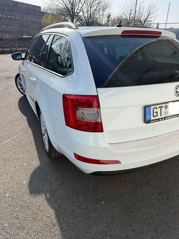 Gebraucht Skoda Octavia Joy 110 PS (80 kW) 2016 Weiß Kleinwagen