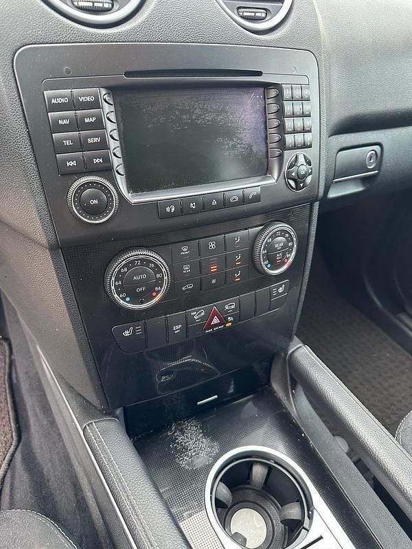 Gebraucht Mercedes ML320 211 PS (155 kW) 2007 Schwarz SUV