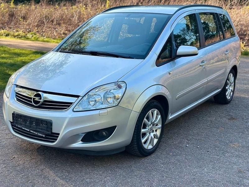 Silber Gebraucht 2009 Opel Zafira Edition Van / Kleinbus | 3.199 € (Guter Preis) - Bild 1/4