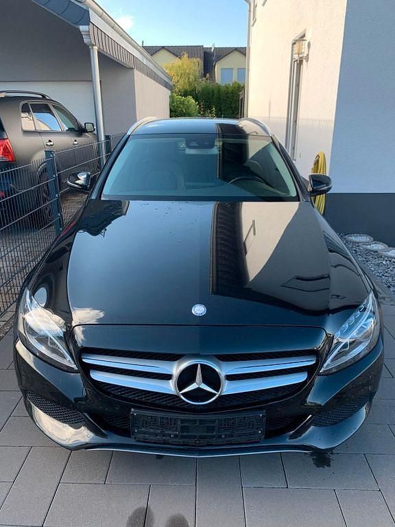 Gebraucht Mercedes C220 170 PS (125 kW) 2017 Schwarz Kombi