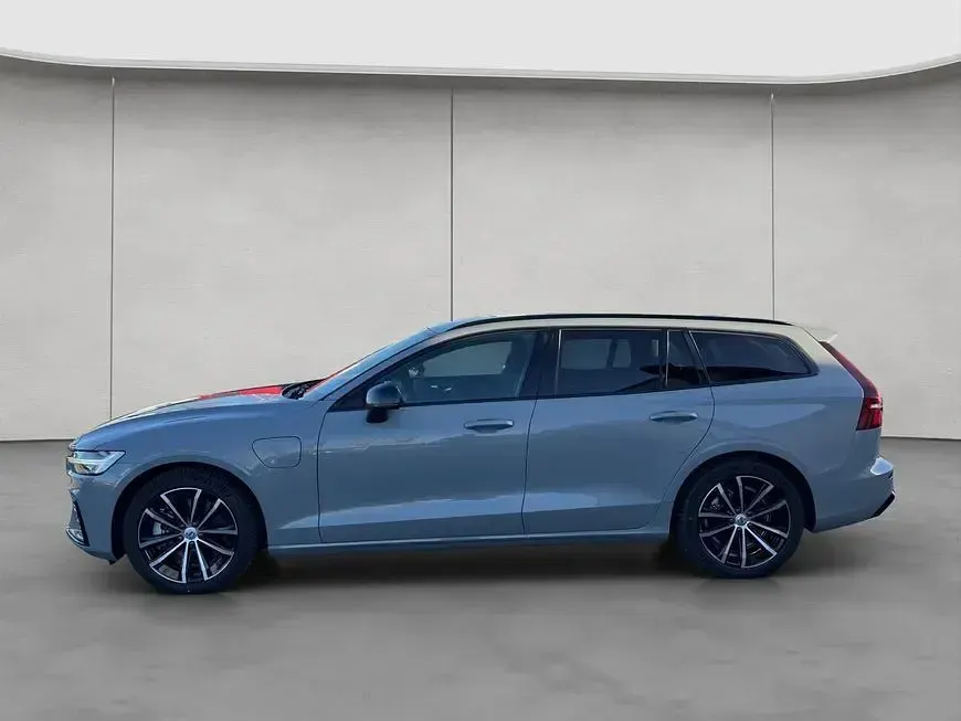 Usata Volvo V60 Plus 257 CV (189 kW) 2025 Grigio Station wagon